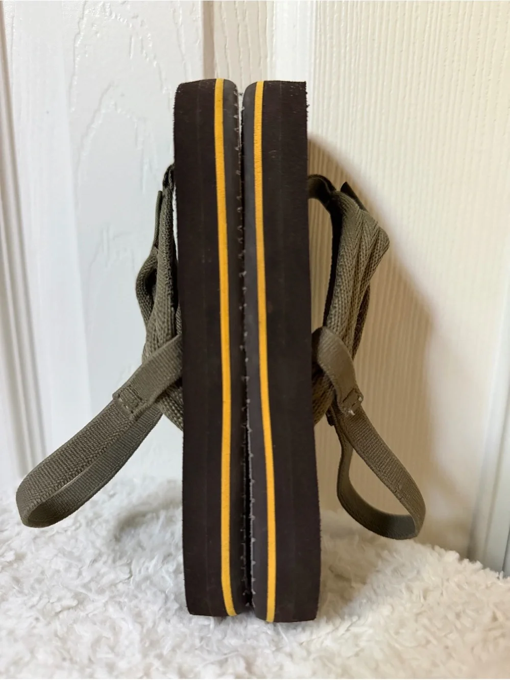 4/25 Reef Kids Boys Olive/Brown Flip Flop Sandals Size 9/10